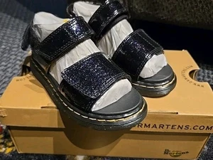 Dr. Martens ROMI Cosmic Glitter SANDALEN in Dunkellila Kinder 11 NEU - Bild 1 von 5