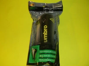 UMBRO PEEWEE STIRRUP SHINGUARDS - Picture 1 of 1