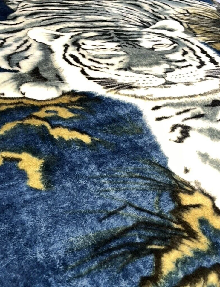 Manta Colcha Reina Tigre Blanco Difuso Selva 80x90 Dormitorio Doble Cara Regalo Foto 1 de 4