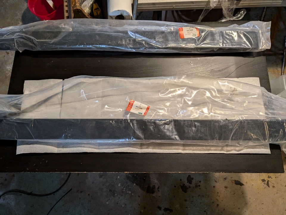 Panel de carrocería Land Rover Defender RTC6206 alféizar OEM Foto 1 de 1