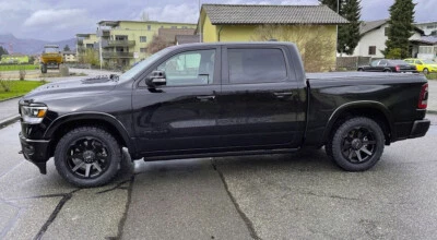 RID R05 9x20 6x139,7 Felgen + Reifen BF Goodrich KO2 275/55/20 für RAM 1500 - Bild 1 von 4