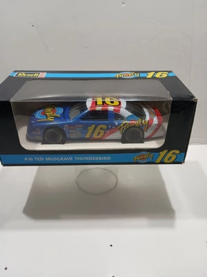 NASCAR REVELL MONOGRAMA 1995 #16 TED MUSGRAVE FORD FAMILY THUNDERBIRD ESCALA 1/24 Foto 1 de 4