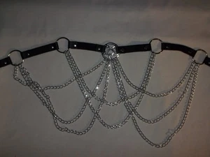 Pentagramm Kunstleder Taillengürtel mit Ketten schwarz mit silbernem Nip Goth Metall - Bild 1 von 1