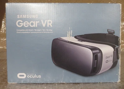 Auriculares de realidad virtual Samsung Oculus Gear VR SM-R322NZWAXAR Foto 1 de 4