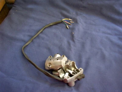 YAMAHA U5 GEN NOS INTERRUPTOR MANO IZQUIERDA ENGRANAJE 188-82710-00-94 Foto 1 de 4