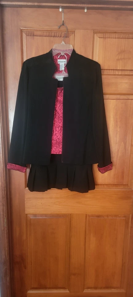 Traje de mujer Perceptions 3 piezas chaqueta negra falda/rojo  Foto 1 de 4