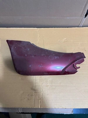 Honda CB650SC 650 Nighthawk LEFT SIDE BATTERY COVER 1984 84 837A1-ME5-770ZB RED Foto 1 de 4