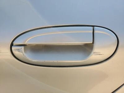 Задняя левая наружная дверная ручка в сборе (царапины) 1999-2007 Ford Taurus - Изображение 1 из 4