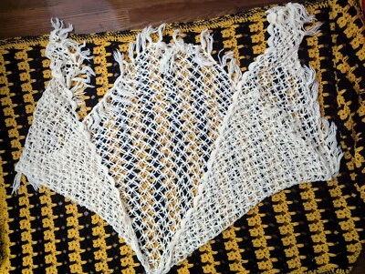 Suéter envolvente chal blanco marfil tejido encaje años 70 de colección flecos triángulo abuela g501 Foto 1 de 3