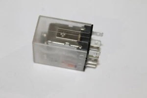 Siemens 3TX7109-5BF13C, Relé, 20AMP, 120VAC - Imagen 1 de 5