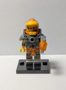 Lego SPACE MINER Minifig col12-6 Series-12 + Drill MINT GENUINE RARE RETIRED - Picture 1 of 7