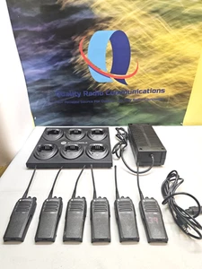 SIX Motorola CP200d 403-470 MHz UHF Dwukierunkowe radio AAH01QDC9JC2AN z sześcioma ławkami - Zdjęcie 1 z 12