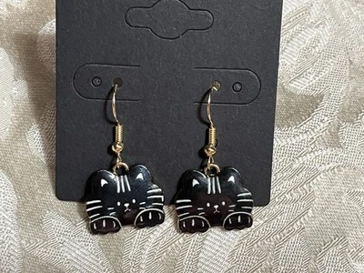 Adorable juego de pendientes colgantes de esmalte dorado divertido caprichoso gato dibujos animados Foto 1 de 2