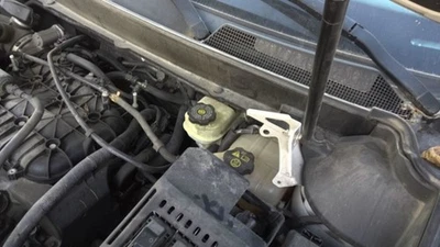 Cilindro maestro de freno sin crucero adaptativo se adapta a 10-16 SRX 5217284 Foto 1 de 4