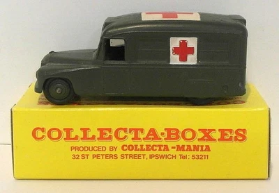 Vintage Dinky 30HM - Daimler Ambulance - Verde - Imagem 1 de 4