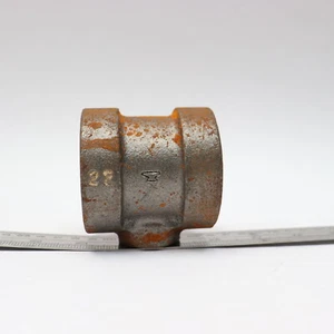 Anvil Threaded Reducing Tee 300# Black Malleable Iron 1-1/2" x 1-1/2" x 1/2" - Picture 1 of 4