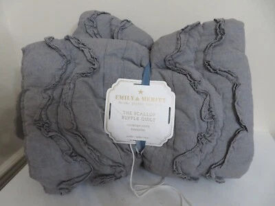 NUEVO Edredón de cuna Pottery Barn KIDS Emily & Meritt Chambray con volantes de vieira para niños pequeños Foto 1 de 2