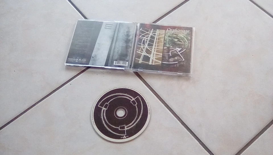 Orphanage   inside    CD  DOOM  METAL   ROCK   - Bild 1 von 1