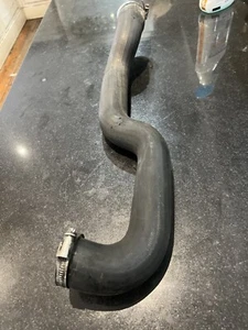 Land Rover Defender Intercooler Boost Pipe Hose - Picture 1 of 10