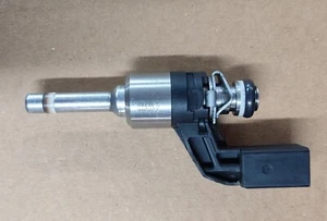 Iniettore originale Volkswagen Audi Magneti Marelli 03C906036F per 1.4 TSI TFSI - Foto 1 di 5