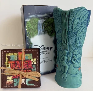 Trader Sams Disneyland 70. Feier Meerjungfrau Lagune Tiki Tasse Untersetzer SIGNIERT - Bild 1 von 11