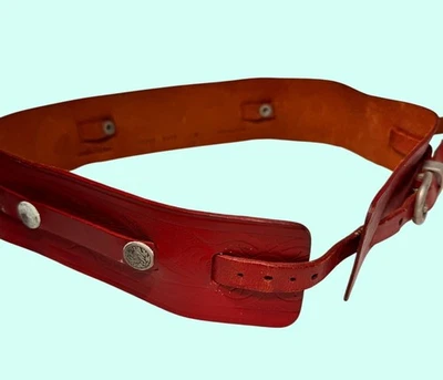 Cinturón Artesanal Cuero Rojo Estampado Repujado Metal Conchos España M Foto 1 de 4