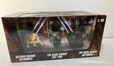 Batimóvil Hot Wheels Batman Begins, Batimóvil Caballero Oscuro, Juego de caja Batimóvil DK Foto 1 de 4