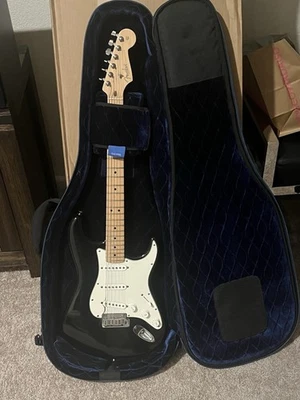 Fender American Stratocaster Maple Neck Locking Tuners Black - Image 1 of 4