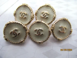 CHANEL 2  GOLD TONE CC , Cream BUTTONS   20 MM  LOT 2 pc set - Picture 1 of 3