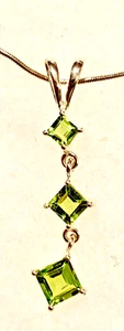 Peridot 3 Stone Dangle Pendant Necklace N-1251 - Picture 1 of 2