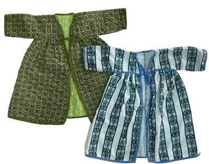 (2) Batas para bebé recién nacido hechas a mano verde acolchado franela azul 1964 vintage usadas en excelente estado - Imagen 1 de 8