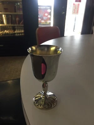 Cáliz de plata internacional Foto 1 de 3