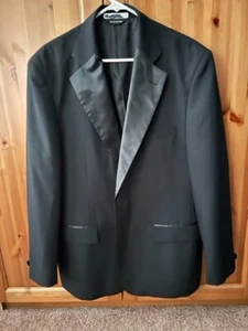 Men's and Boy's Black Tuxedo Jackets Various Sizes Choir/Band/Orchestra/Formal - Picture 1 of 2