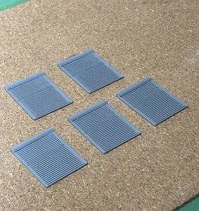 HO Scale 1:87 Warehouse Garage Style Roll Up Doors X5 - Picture 1 of 5
