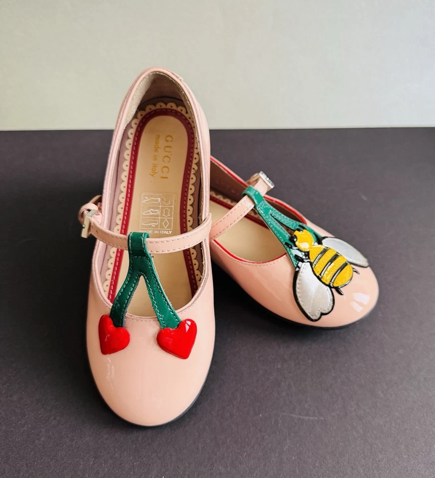 Gucci Girls Pink Patent Leather Flat Shoes Cherry hearts & Bee Size 26 US 10 - Image 1 of 4
