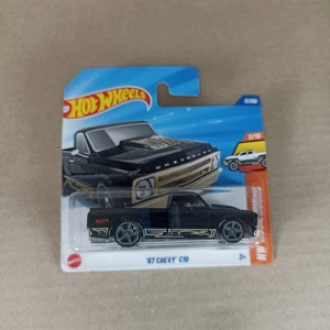 Tarjeta corta Hot Wheels Chevy 67 C10 Black Hot Trucks 2025 - Imagen 1 de 4