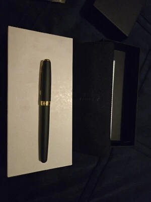 parker sonnet Matt Black fountain pen gold Plated nib Broad Italic - Image 1 of 4