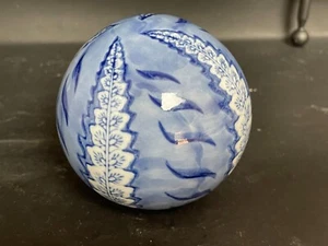 3.5" Ceramic/Porcelain Carpet Ball Decorative Orb - Blue & White Leaf Pattern - Picture 1 of 5