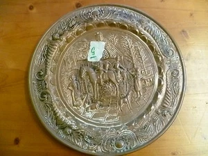 VINTAGE, LARGE HUNTING THEMED BRASS WALL PLATE. BRASS, FOX HUNTING THEMED PLATE - Picture 1 of 6