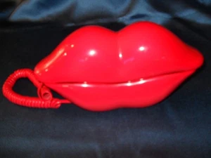 Red HOT LIPS Push Button Telephone landline - Picture 1 of 4