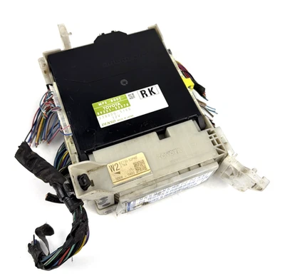 2013 TOYOTA PRIUS C DASH FUSE RELAY BOX 82730-52P60 OEM 12 13 14 15 16 - Image 1 of 4