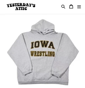 Vintage Iowa Hawkeyes Wrestling Sweatshirt Size X-Large - Picture 1 of 2