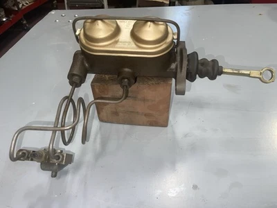 Cilindro maestro de freno OEM con_líneas e interruptor 67-73 Ford Mustang Cougar SOLO TAMBOR Foto 1 de 4