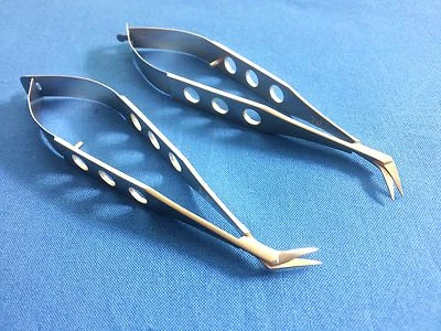 2 O.R GRADE CASTROVIEJO CORNEAL CORNEOSCLERAL SCREL SCISSORS 11CM LEFT & RIGHT - Image 1 of 3