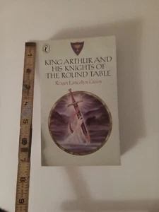 Vintage 1987 King Arthur And His Knights By Roger - Picture 1 of 4