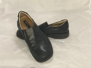 preowned SKETCHERS 9 1/2 black loafers, made in italy. leather, comfortable - Picture 1 of 6