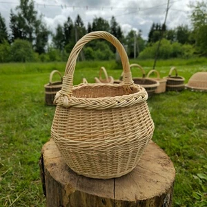 Small Wicker Basket – Round Natural Willow Basket with Handle for Child’s - Picture 1 of 3