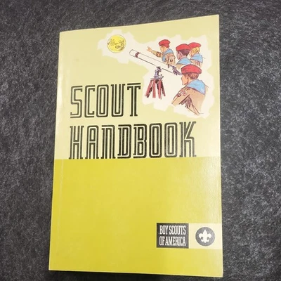 Vintage 1972 8ª Edição 1ª Impressão Manual de Escoteiro  - Imagem 1 de 4