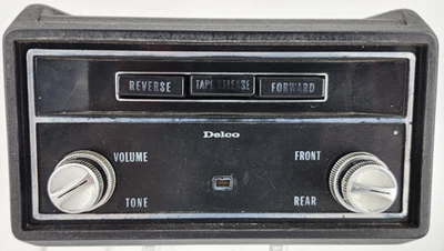 1971 1972 GM CASSETTE TAPE PLAYER OLDSMOBILE CHEVROLET BUICK PONTIAC AM FM RADIO - Image 1 of 4