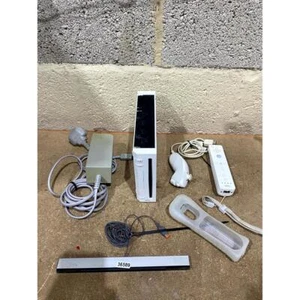 Nintendo Wii RVL-001(EUR) Gaming Console Bluetooth AV/USB Ports with Accessories - Picture 1 of 15